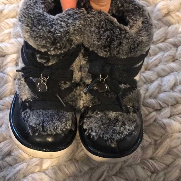 Stuart Weitzman Ariana Snow Boots Faux Fur - Picture 6 of 8
